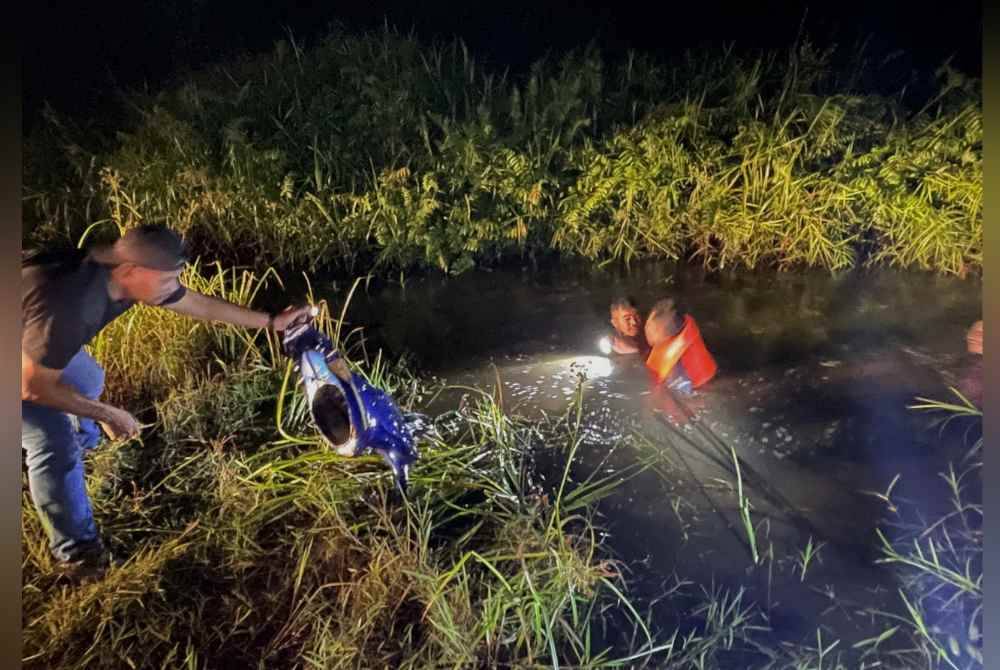 
Tangkapan dijalankan membawa kepada rampasan empat rangka motosikal yang dijumpai di dalam anak sungai di Pasir Puteh.