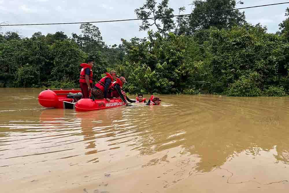 Operasi SAR diteruskan pada Isnin melibatkan pihak polis dan bomba.