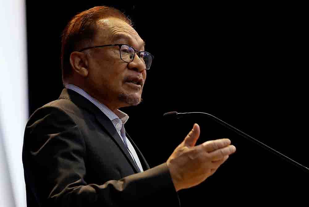 Anwar berucap pada Majlis Perhimpunan Bulanan Kementerian Kewangan pada Selasa. Foto Bernama