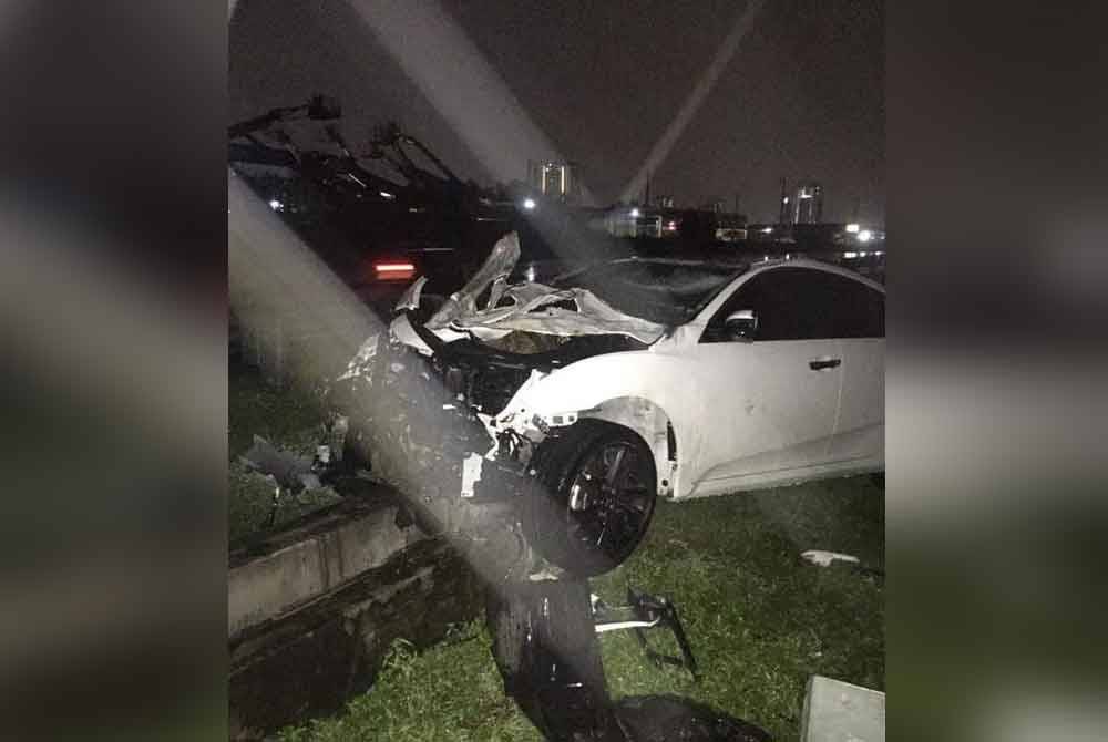 Seorang wanita mengandung maut selepas kereta dinaiki terlibat dalam kemalangan di Kilometer 19.2 Lebuh Raya Pasir Gudang, Johor Bahru pada Ahad