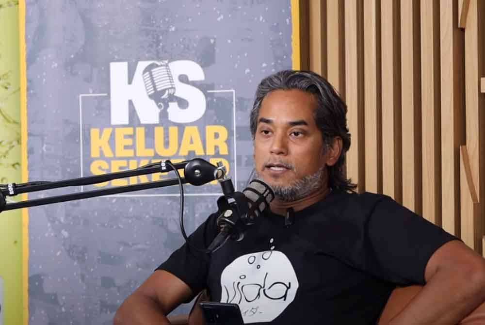 Bekas Ketua Pemuda UMNO, Khairy Jamaluddin Abu Bakar semasa program Podcast Keluar Sekejap pada Selasa di saluran Youtube.