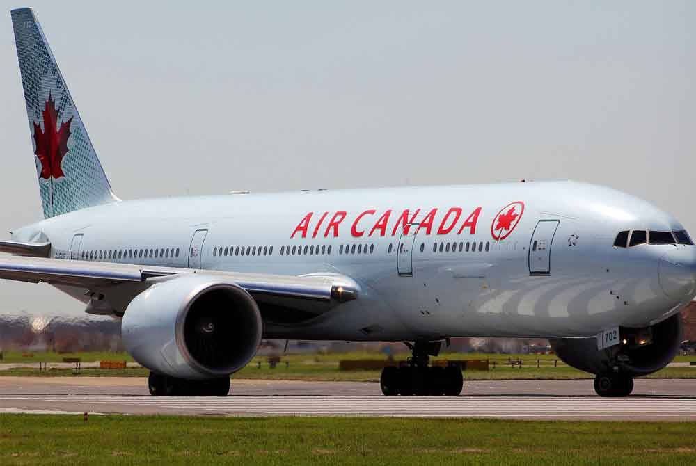 Pesawat Air Canada mengalami dua insiden membabitkan tingkah laku luar biasa penumpang dalam tempoh kurang seminggu. - Agensi