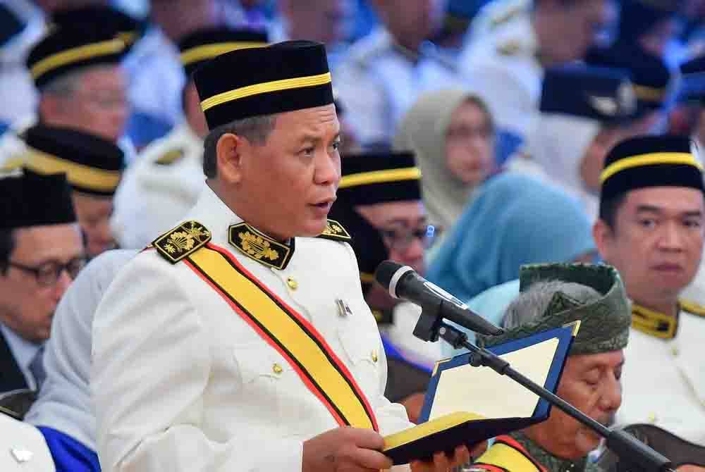 Menteri Besar Negeri Sembilan, Datuk Seri Aminuddin Harun menyampaikan ucapan pada Istiadat Menghadap dan Istiadat Pengurniaan Darjah Kebesaran, Bintang dan Pingat bersempena Hari Keputeraan Yang di-Pertuan Besar Negeri Sembilan,Tuanku Muhriz Tuanku Munawir ke-76 baginda di Istana Besar Seri Menanti pada Ahad. Foto Bernama