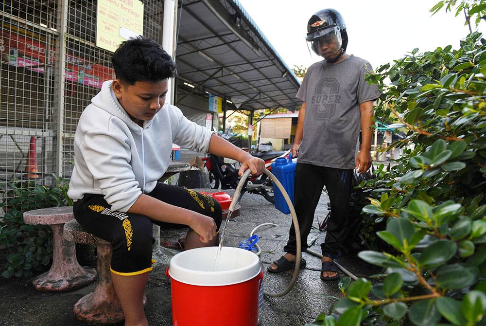 PBAPP memaklumkan bekalan air kepada 590,000 keseluruhan pengguna yang terjejas telah pulih mengikut jadual yang ditetapkan pada Ahad. Foto Bernama