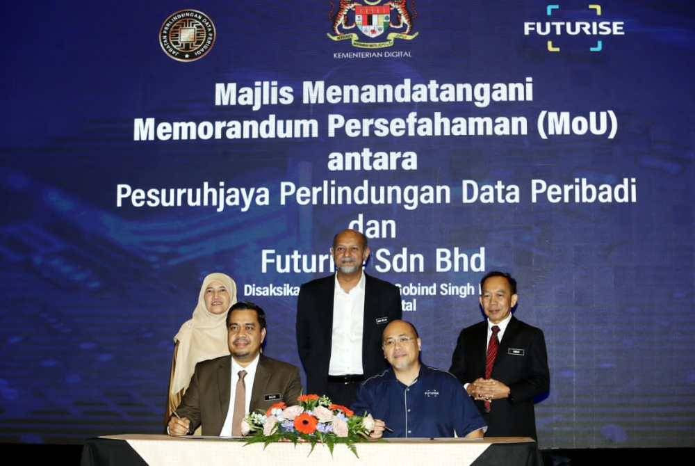 PDP dan Futurise menandatangani MoU bagi menjalin kerjasama membangunkan standard serta garis panduan perlindungan data peribadi.