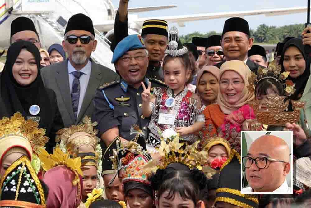 Al-Sultan Abdullah dan Tunku Azizah yang berjiwa rakyat. Gambar kecil: Fadzli Mohamad Kamal