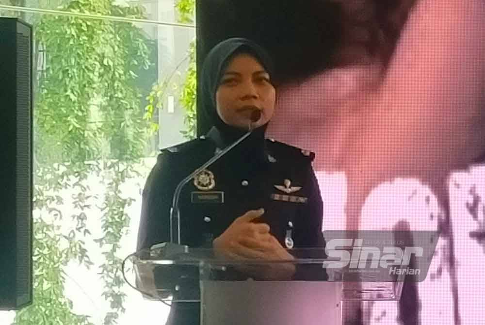 Siti Noridah berkongsi pengalaman bersama orang ramai berhubung jenayah gangguan seksual sempena Hari Integriti Edgenta 2024 di Menara UEM, Bangsar South, Kuala Lumpur pada Rabu. Foto SINAR HARIAN / HISYAMUDDIN AYUB.