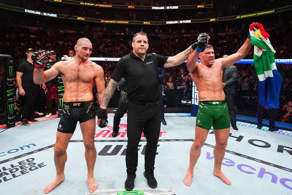 Du Plessis juara UFC pertama Afrika Selatan