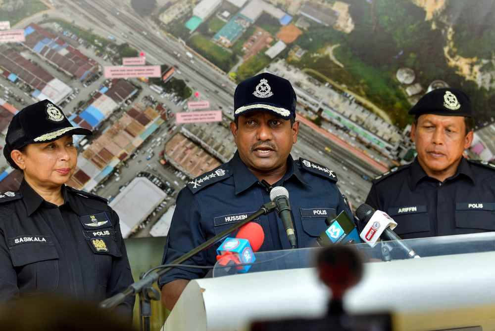 Hussein ketika sidang media sempena perayaan Thaipusam Op Palu 2024 di Martek, Batu Caves. Foto Bernama