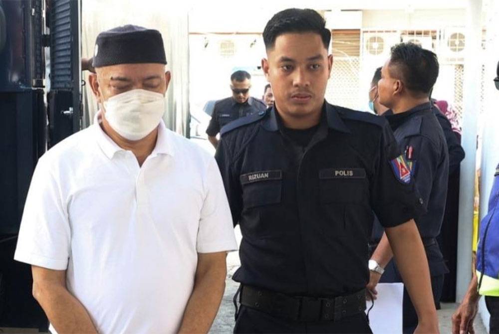 Mahkamah Tinggi hari ini diberitahu bahawa bekas Ketua Staf Perisikan Eastern Sabah Security Command (ESSCOM) SAC Datuk Mat Zaki Md Zain telah mendaftar masuk ke sebuah hotel di sini tiga hari sebelum pemandu e-hailing Nurman Bakaratu dibunuh.