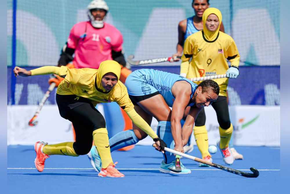 Skuad hoki 5s wanita negara berjaya sahkan kemaraan ke suku akhir Piala Dunia Hoki 5s selepas ikat Fiji 4-4 pada aksi terakhir peringkat Kumpulan A di Muscat, Oman hari ini. Foto FB MHC