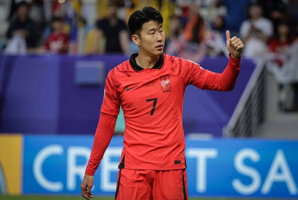 Reaksi Heung Min ketika melintasi penyokong Malaysia selepas perlawanan Korea Selatan menentang Malaysia bagi peringkat Kumpulan E sempena Piala Asia 2023 di Stadium Al Janoub malam tadi. - Foto: Bernama