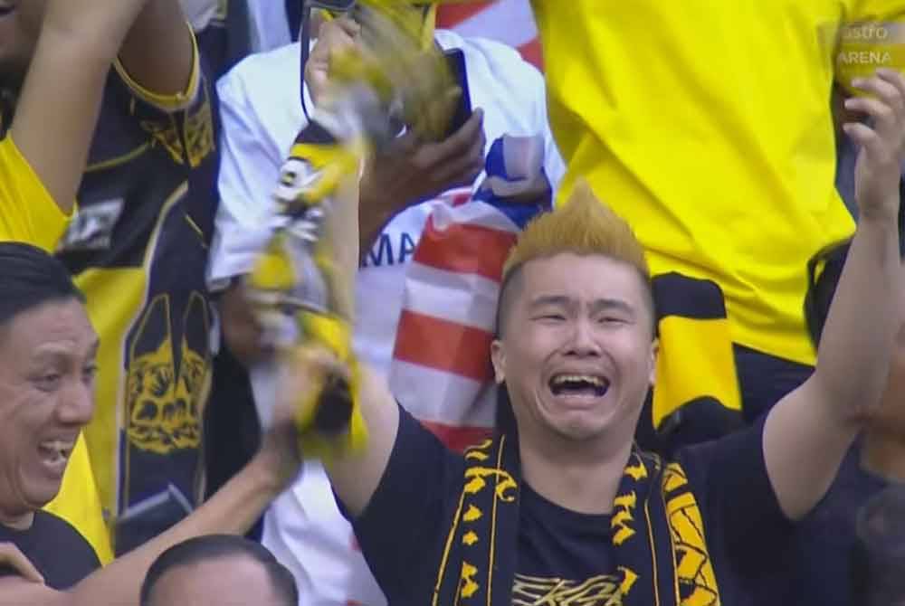 Derrick menangis ketika meraikan gol kedua Harimau Malaya.