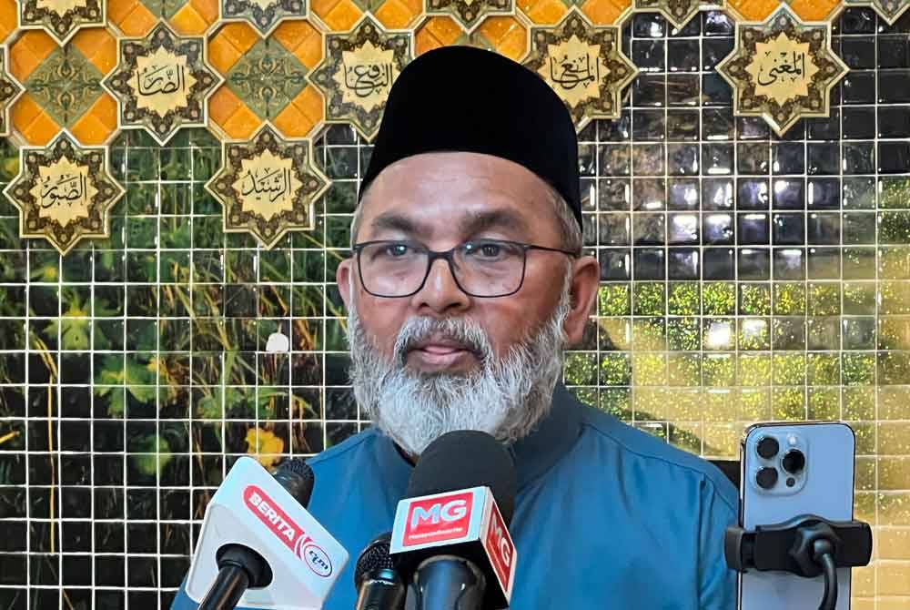 Syed Abu Hussin Hafiz ketika sidang akhbar di Baitul Husna, Puchong pada Jumaat.