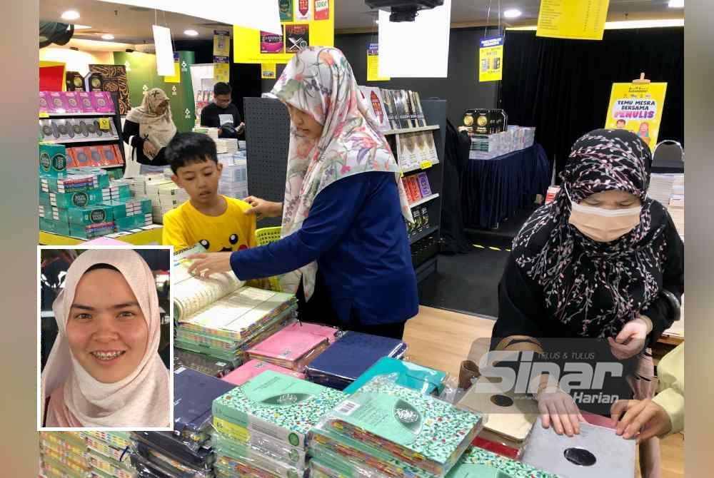 Pengunjung meneliti naskhah al-Quran sempena Jualan Gudang Karangkraf 2024. Gambar kecil: Nur Sarah Nadirah