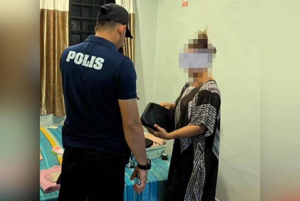 Polis menyerbu premis disyaki menjalankan kegiatan pelacuran menerusi Op Noda Khas pada Khamis. Foto IPK Johor