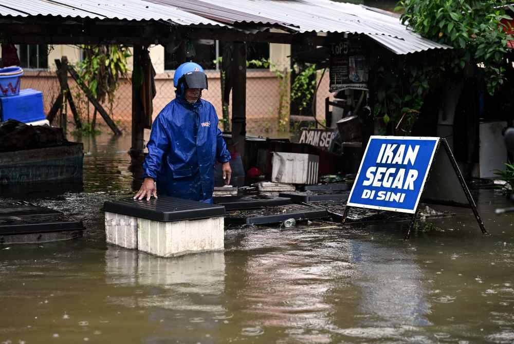 Seramai 2,953 mangsa banjir masih berlindung di 38 pusat pemindahan sementara (PPS) di Terengganu, Pahang, Kelantan dan Johor setakat 6 pagi Sabtu. Gambar hiasan