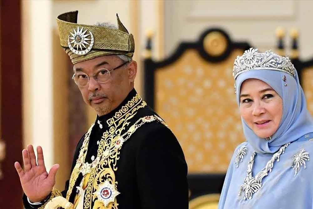 Al-Sultan Abdullah dan Tunku Azizah. Foto Bernama