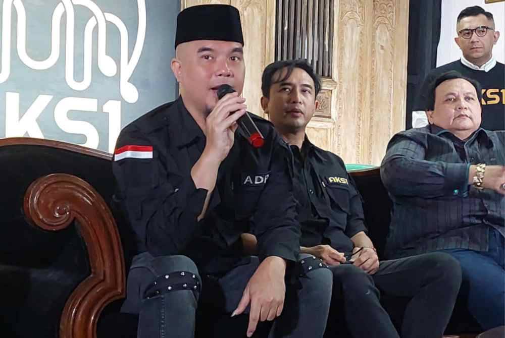 Ahmad Dhani (kiri) ketika sidang media bersama Aksi baru-baru ini.