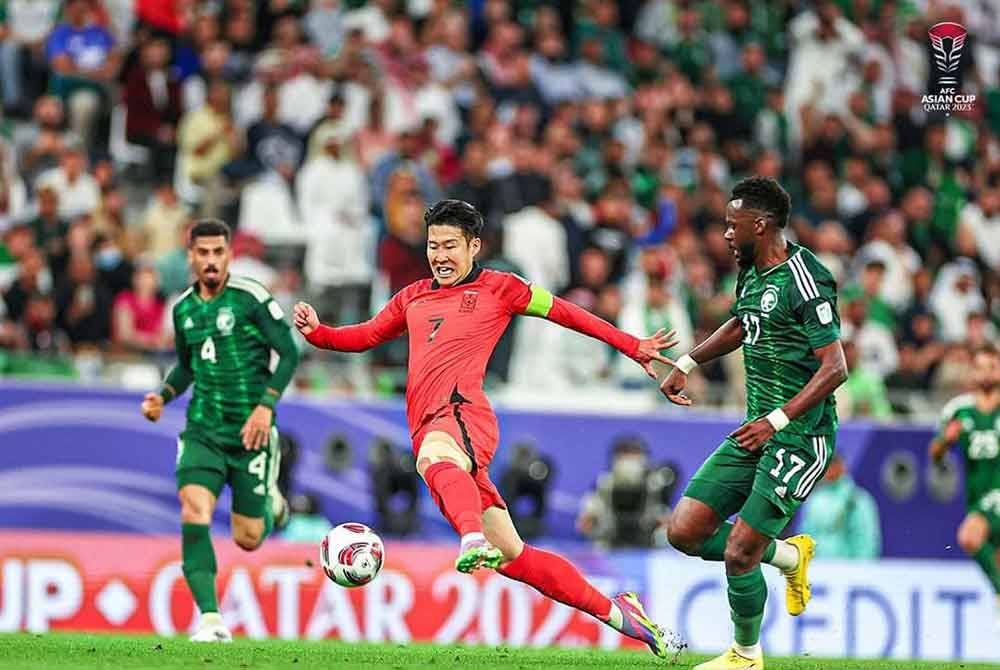 Aksi Heung-min ketika Korea Selatan menentang Arab Saudi di pusingan 16 terbaik Piala Asia Qatar 2023. Foto Agensi