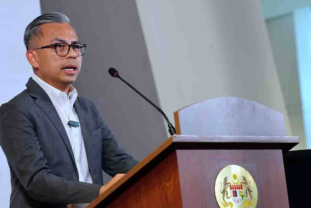 Fahmi yang juga jurucakap Kerajaan Perpaduan bercakap pada sidang media Mesyuarat Pasca Kabinet di Kementerian Komunikasi hari ini. Foto Bernama