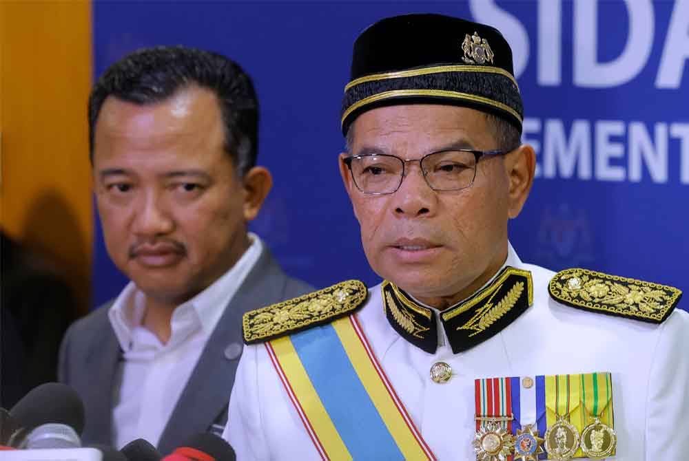 Saifuddin bercakap pada sidang media di Kementerian Dalam Negeri (KDN) hari ini. Foto Bernama