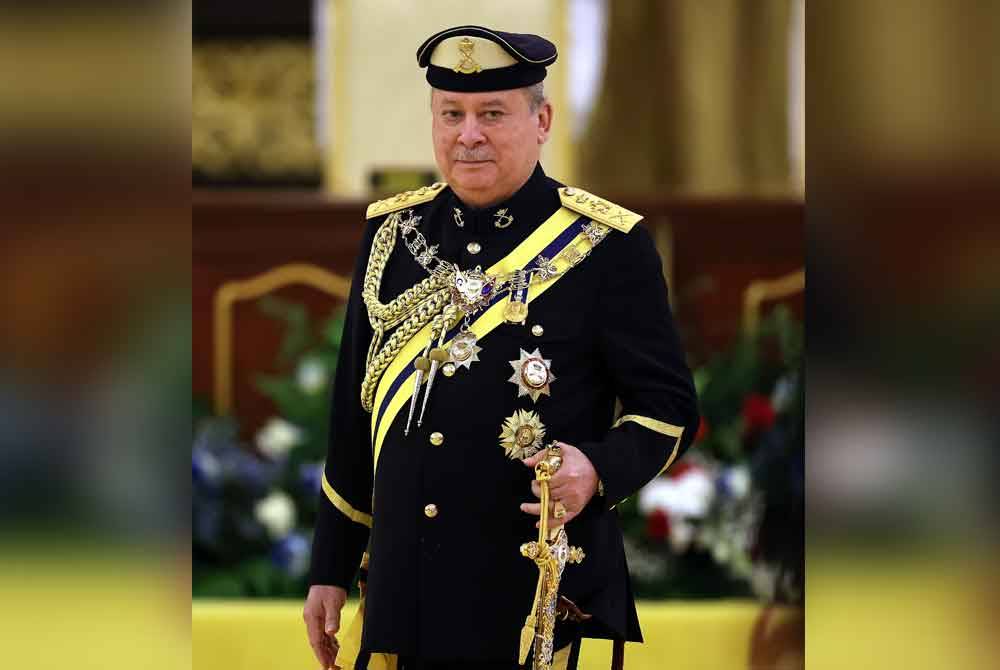 Sultan Ibrahim berkenan berangkat sempena Istiadat Melafaz dan Menandatangani Surat Sumpah Jawatan sebagai Yang di-Pertuan Agong ke-17 di Balairung Seri, Istana Negara, pada Rabu. Foto Bernama