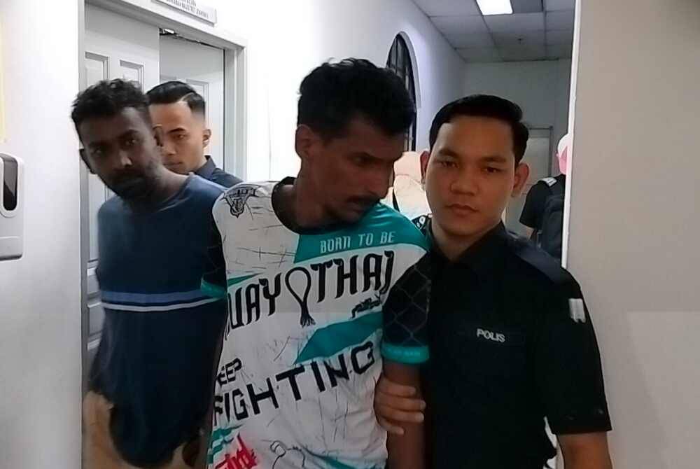 Dua lelaki dihadapkan ke Mahkamah Majistret pada Khamis kerana melakukan gaduh gempar di tempat awam.