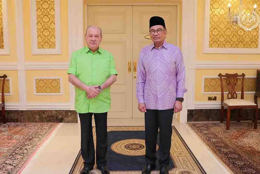 Yang di-Pertuan Agong, Sultan Ibrahim pada Khamis berkenan menerima menghadap Perdana Menteri, Datuk Seri Anwar Ibrahim di Istana Negara pada Khamis. - Foto Facebook Sultan Ibrahim Sultan Iskandar