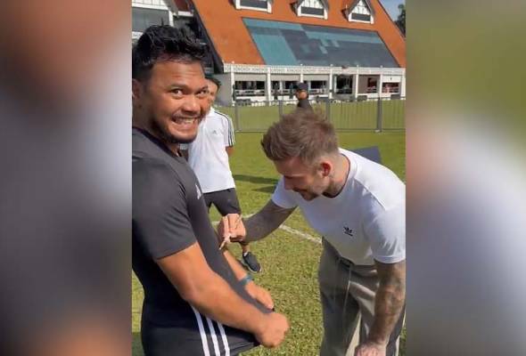 Safee mendapat peluang untuk bertemu Beckham sekali gus mendapatkan tanda tangan bekas pemenang treble bersama Manchester United itu. - Foto Stadium Astro