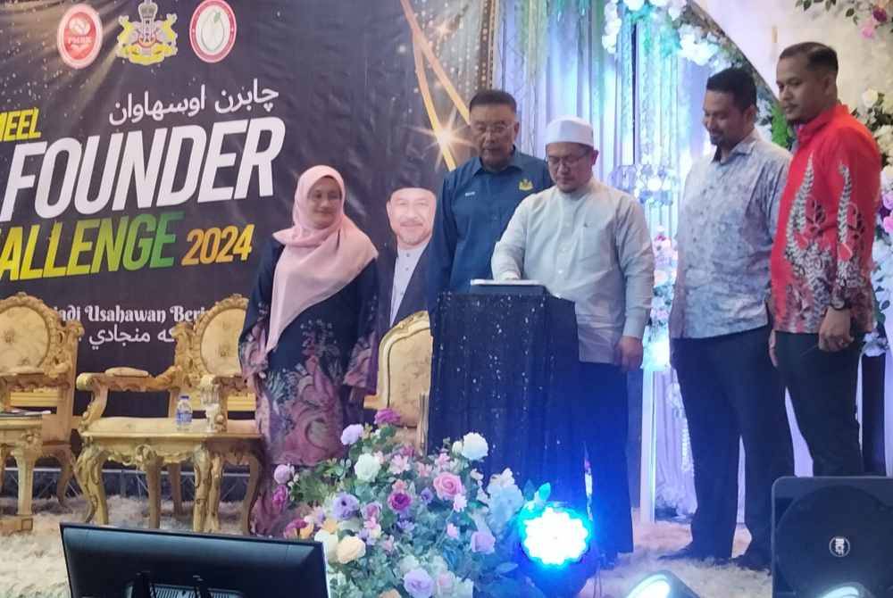 Tuan Mohd Saripudin (tengah) merasmikan Program Cabaran Bio Tajmeel 2024 di sini pada Isnin.