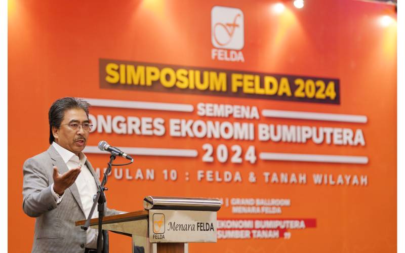 Johari menyampaikan ucapan semasa merasmikan Simposium Felda 2024 sempena Kongres Ekonomi Bumiputera 2024 di Menara Felda, Kuala Lumpur pada Selasa.