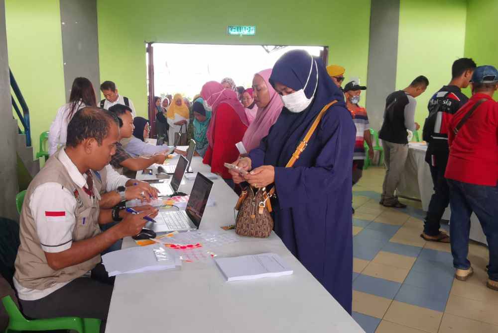 Proses pengundian awal Pemilu 2024 berlangsung di Kompleks Sukan Tawau berjalan dengan lancar.