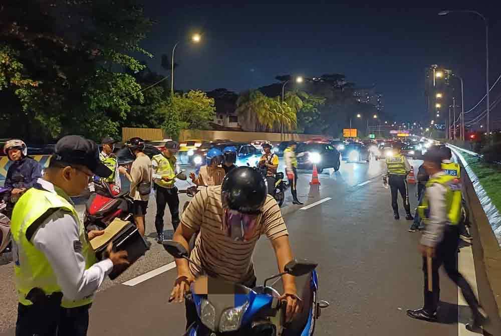 JSPT Kuala Lumpur melaksanakan Op Motosikal di sekitar ibu negara pada Sabtu.