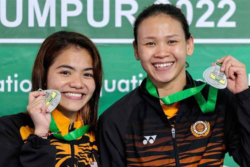 Nurdhabitah (kiri) dan Pandelela. Foto fail Bernama