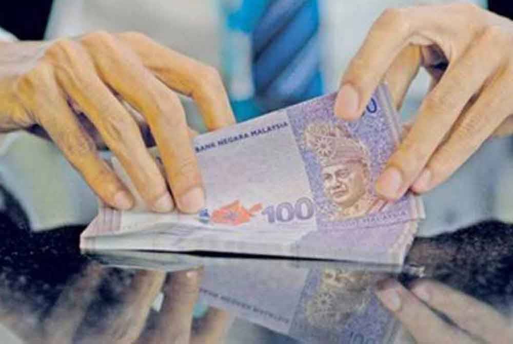 Ringit dibuka rendah berbanding dolar AS pada Selasa berikutan pelabur terus berhati-hati menjelang data Indeks Harga Pengguna (IHP) Amerika Syarikat (AS) dikeluarkan malam ini.- Gambar hiasan