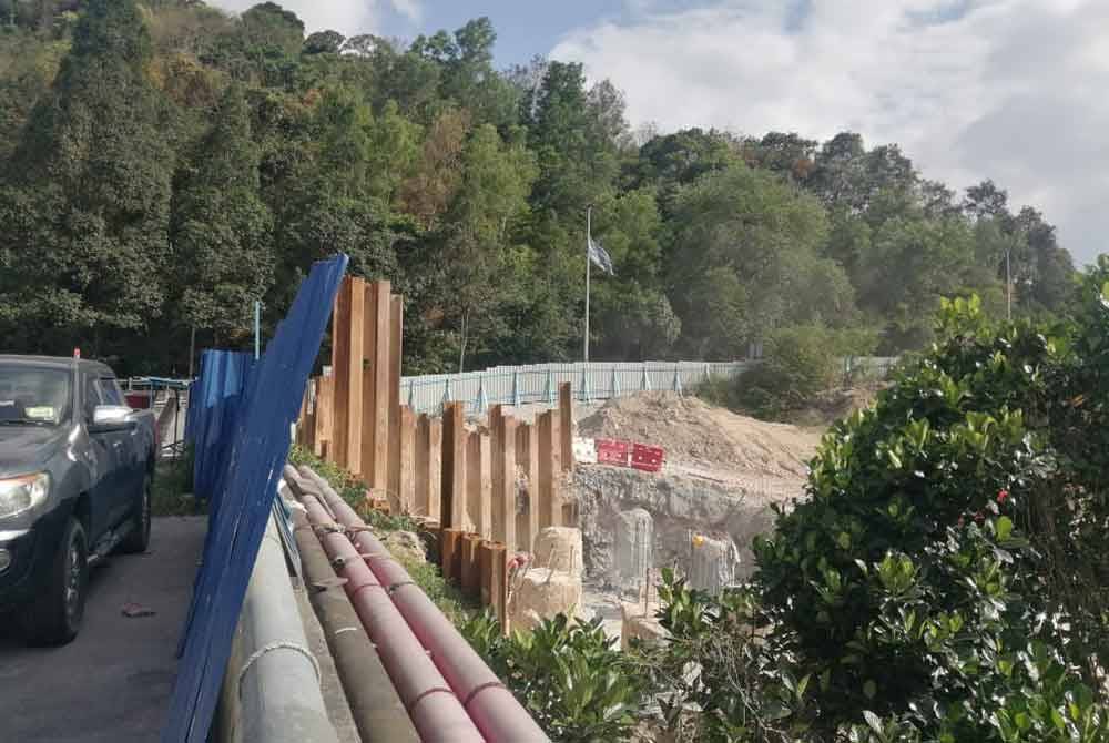 Keadaan semasa projek ECRL Sungai Chinchin.