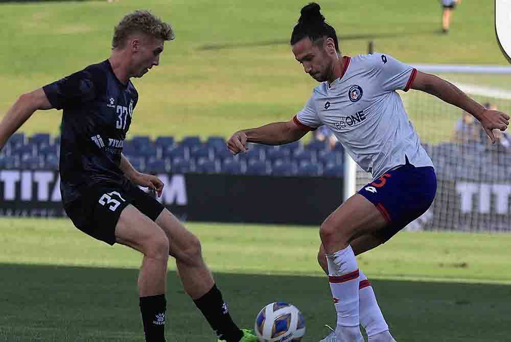 Aksi separuh akhir peringkat zon Piala AFC antara Macarthur FC dan Sabah FC di Stadium Campbelltown, Sydney, Australia pada Selasa. - Foto: AFC