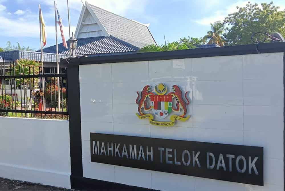 Seorang pemilik syarikat tekstil didenda RM15,000 atau tiga bulan penjara oleh Mahkamah Majistret Telok Datok di Kuala Langat pada Rabu.