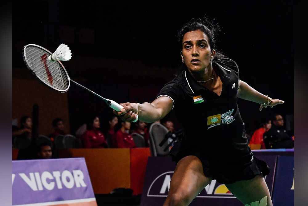 Pemain perseorangan wanita India, Pusarla V Sindhu ketika beraksi menentang lawannya dari Jepun, Aya Ohari pada perlawanan separuh akhir BATC 2024 di Pusat Konvensyen Setia City (SCCC) hari ini. Foto Bernama