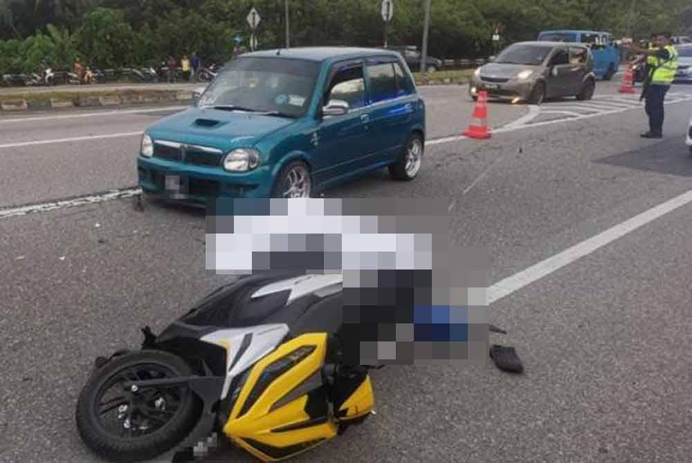 Seorang pekerja am wanita maut ketika dalam perjalanan ke tempat kerja selepas terlibat dalam kemalangan di Simpang Tiga Kuala Pegang, di Baling, pada Isnin. - Foto PDRM