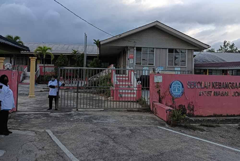 SK Perigi Acheh di Pasir Gudang akan dirobohkan berikutan bahagian lantai dan bangunannya sudah reput selain struktur tanahnya bermasalah.