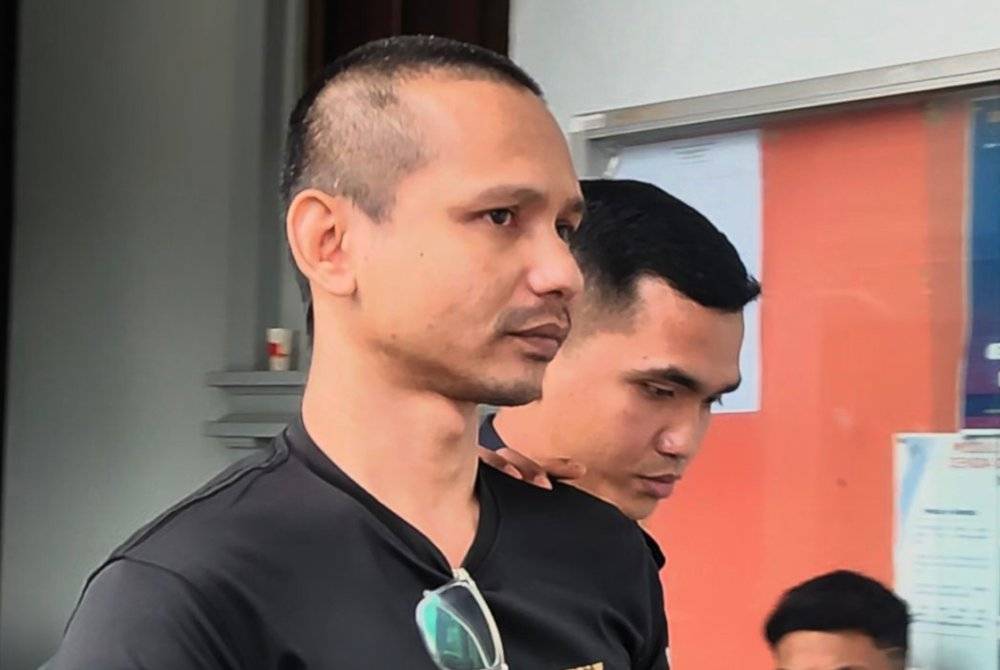 Mohd Saiful Adey dilepaskan dan dibebaskan oleh Mahkamah Sesyen Kuala Lumpur pada Khamis daripada tuduhan membakar 34 motosikal di parkir PPR Kampung Muhibbah, Bukit Jalil, dua tahun lalu.