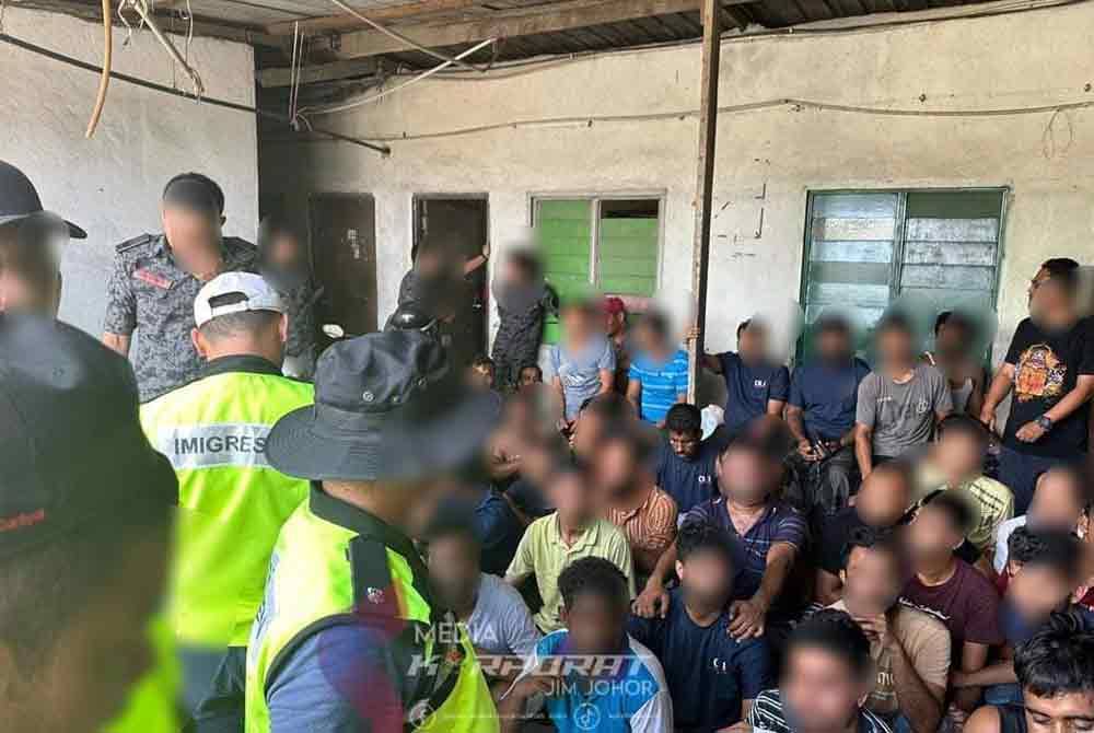 Seramai 197 diperiksa dan 62 daripadanya ditahan pihak imigresen dalam operasi di Taman Desa Idaman, Senai Johor Bahru pada Rabu.