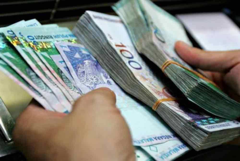 Pada jam 6 petang, ringgit meningkat kepada 4.7710/7800 berbanding dolar AS daripada 4.7920/7965 semasa ditutup pada Rabu. Foto hiasan