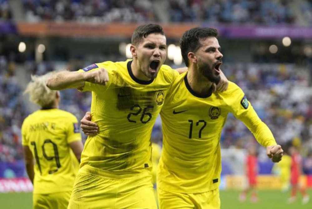 Morales (kiri) dan Josue menjadi watak penting ketika Malaysia mengikat Korea Selatan 3-3 dalam saingan Piala Asia Qatar di Doha bulan lalu. Foto Agensi