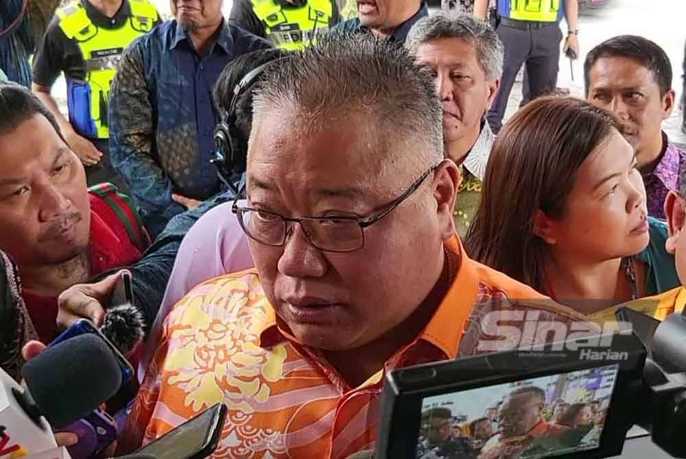 King Sing ditemui pemberita selepas perasmian Hari Kraf Kebangsaan di Kompleks Kraf Kuala Lumpur pada Sabtu.