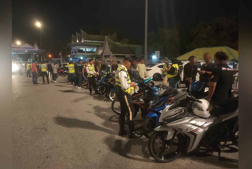 Polis memeriksa 60 penunggang motosikal sepanjang operasi di sekitar Seremban, pada Ahad.