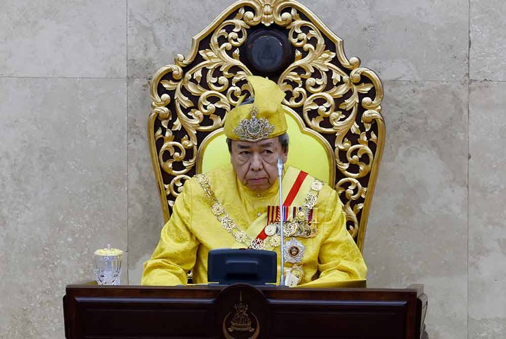 Sultan Selangor, Sultan Sharafuddin Idris Shah berkenan menyampaikan titah ucapan sempena Istiadat Pembukaan Mesyuarat Pertama Persidangan Penggal Kedua Dewan Undangan Negeri (DUN) Selangor Yang Kelima Belas Tahun 2024 di Bangunan Dewan Negeri Selangor pada Selasa.Foto Bernama