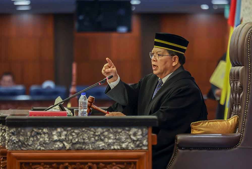 Johari ketika sesi Waktu Pertanyaan-Pertanyaan Menteri sempena Sidang Dewan Rakyat hari ini. - Bernama